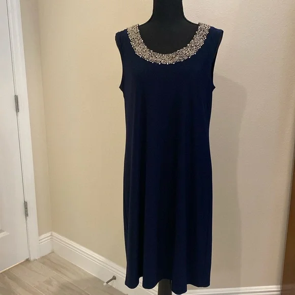 Dress barn
Two piece shift dress in navy blue size 10 - Picture 4 of 5